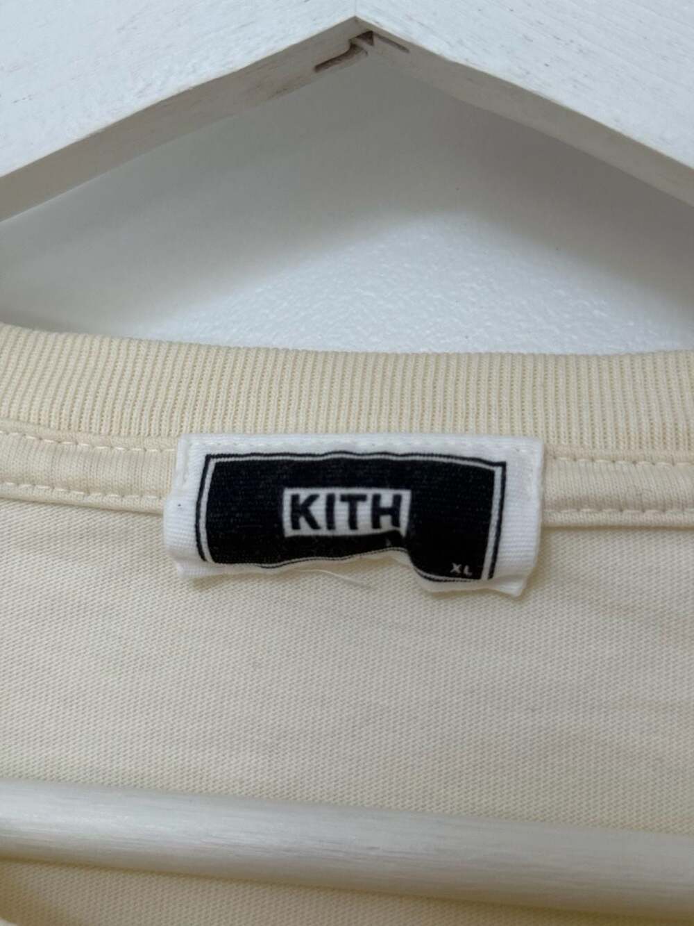 Kith Floral Logo Graphic T-Shirt Cream Size XL - Picture 3 of 6